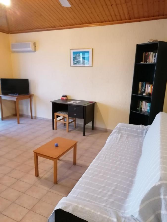 Villa Evmenia Panoramic View & Sea Front Apartments 斯科派洛斯 外观 照片