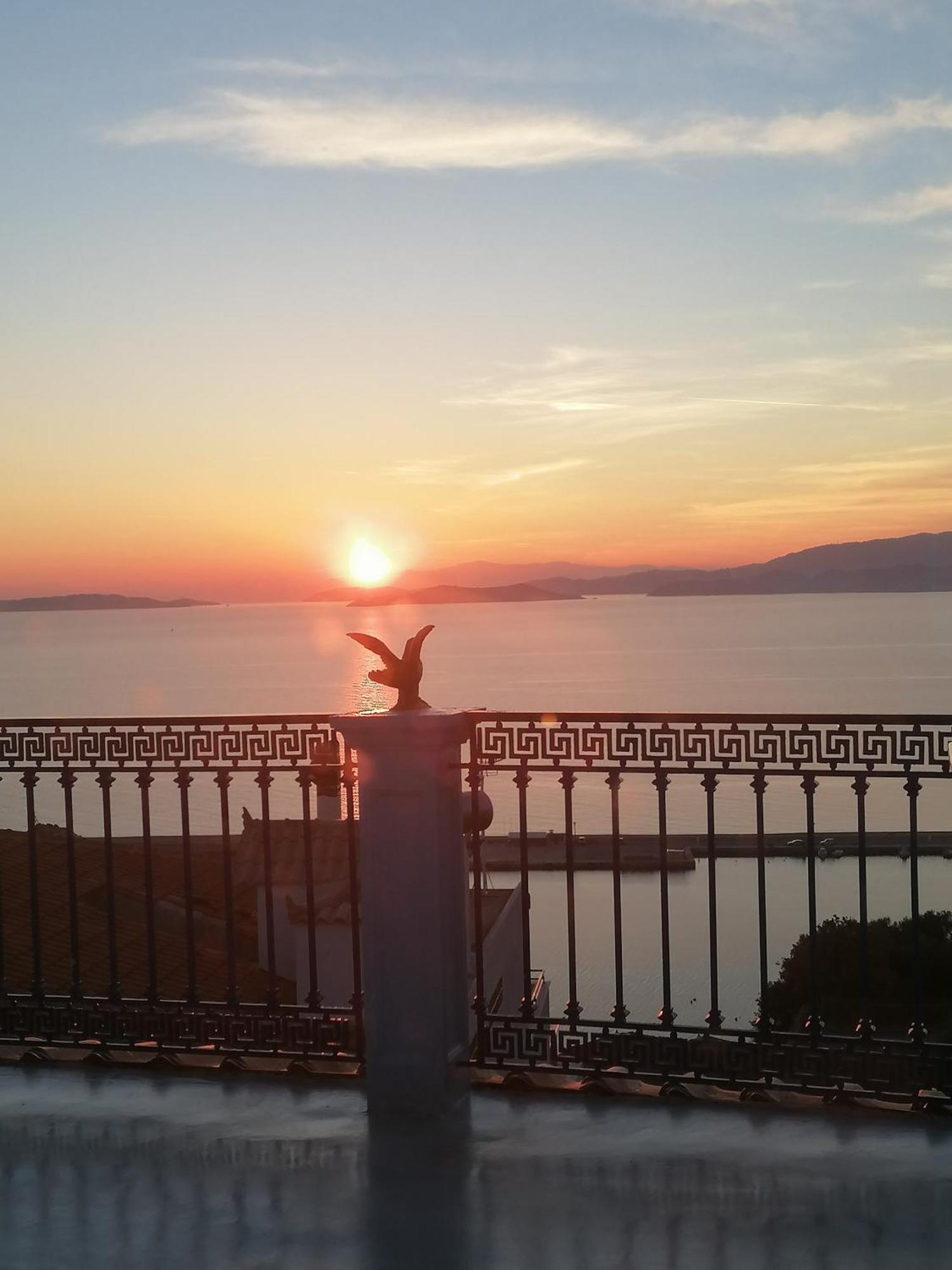 Villa Evmenia Panoramic View & Sea Front Apartments 斯科派洛斯 外观 照片